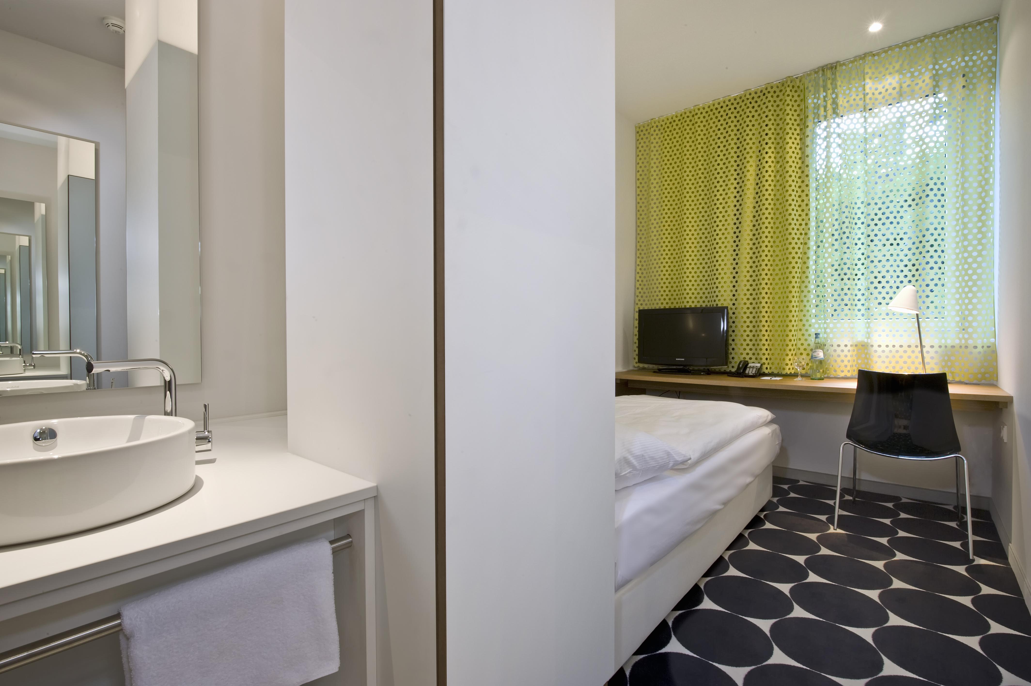 Tryp By Wyndham Frankfurt Hotel Франкфурт на Майн Екстериор снимка