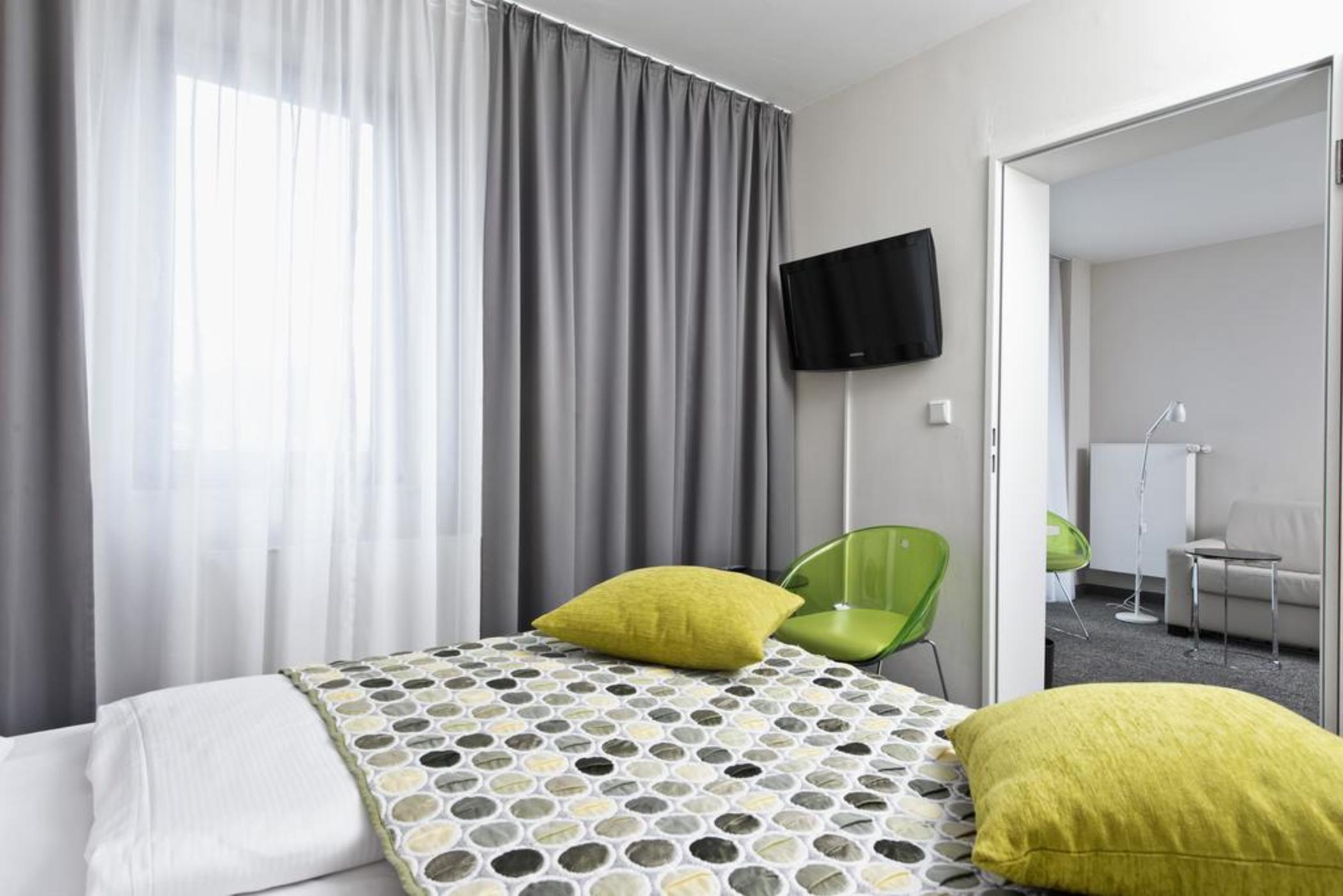 Tryp By Wyndham Frankfurt Hotel Франкфурт на Майн Екстериор снимка