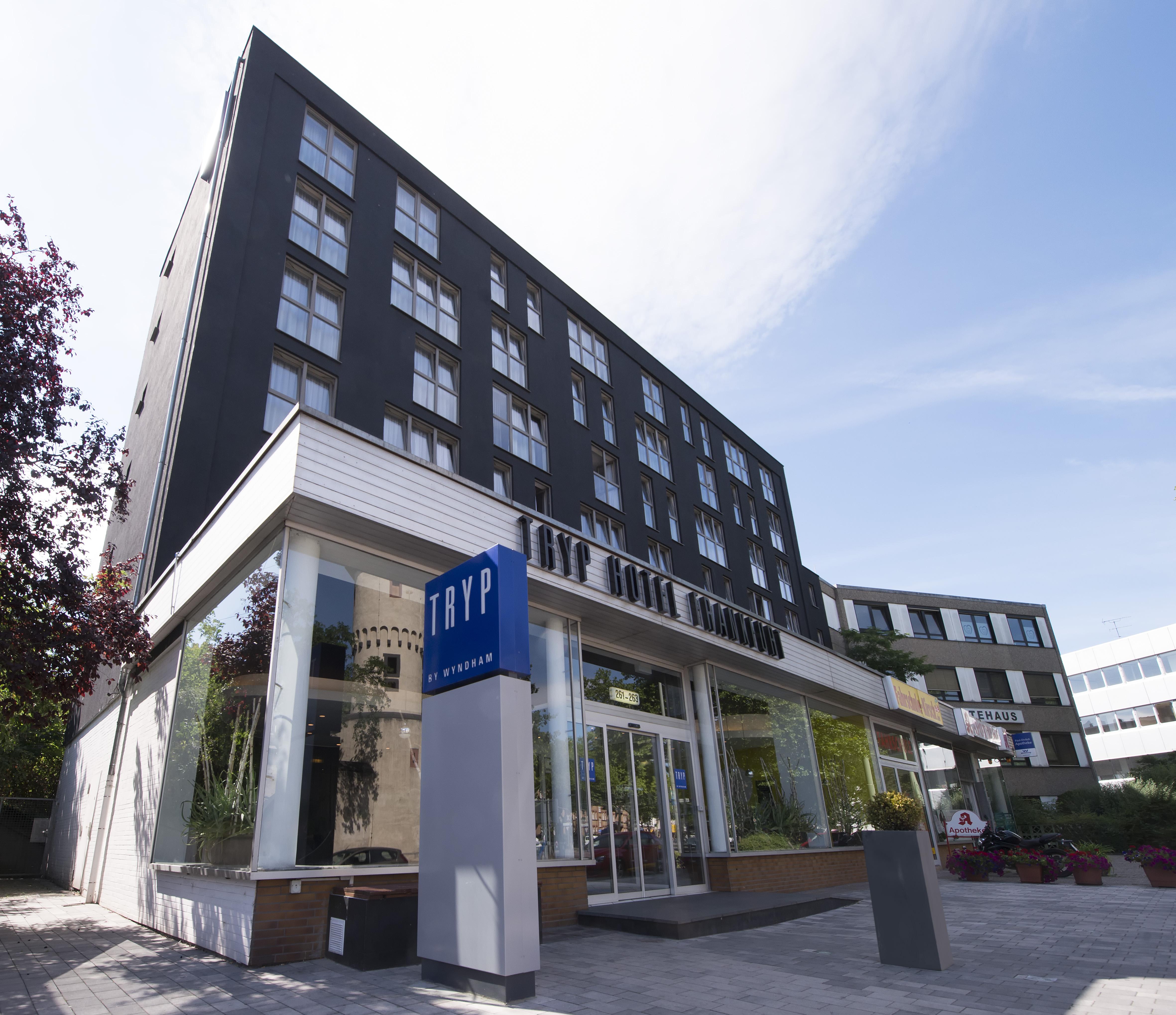 Tryp By Wyndham Frankfurt Hotel Франкфурт на Майн Екстериор снимка