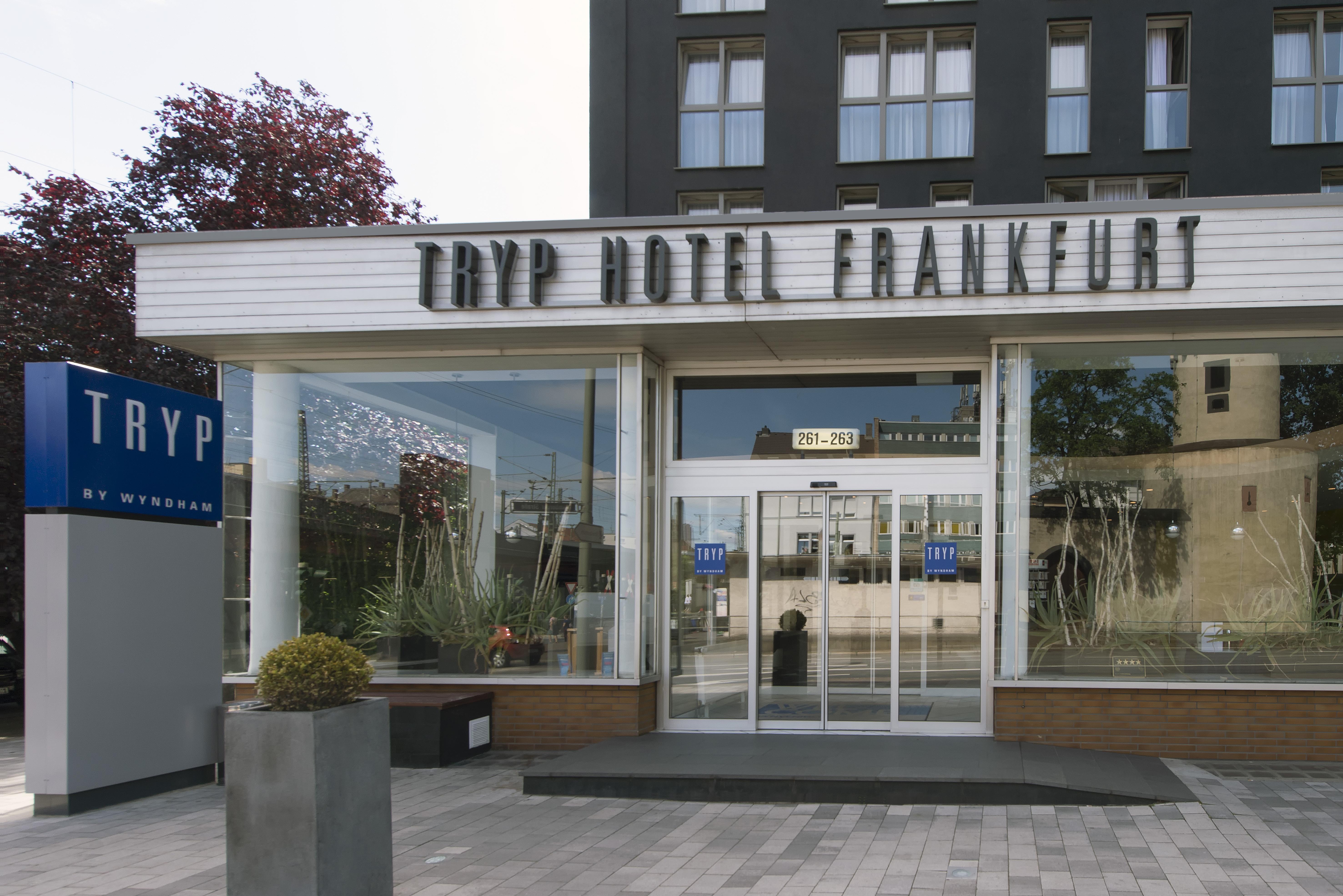 Tryp By Wyndham Frankfurt Hotel Франкфурт на Майн Екстериор снимка