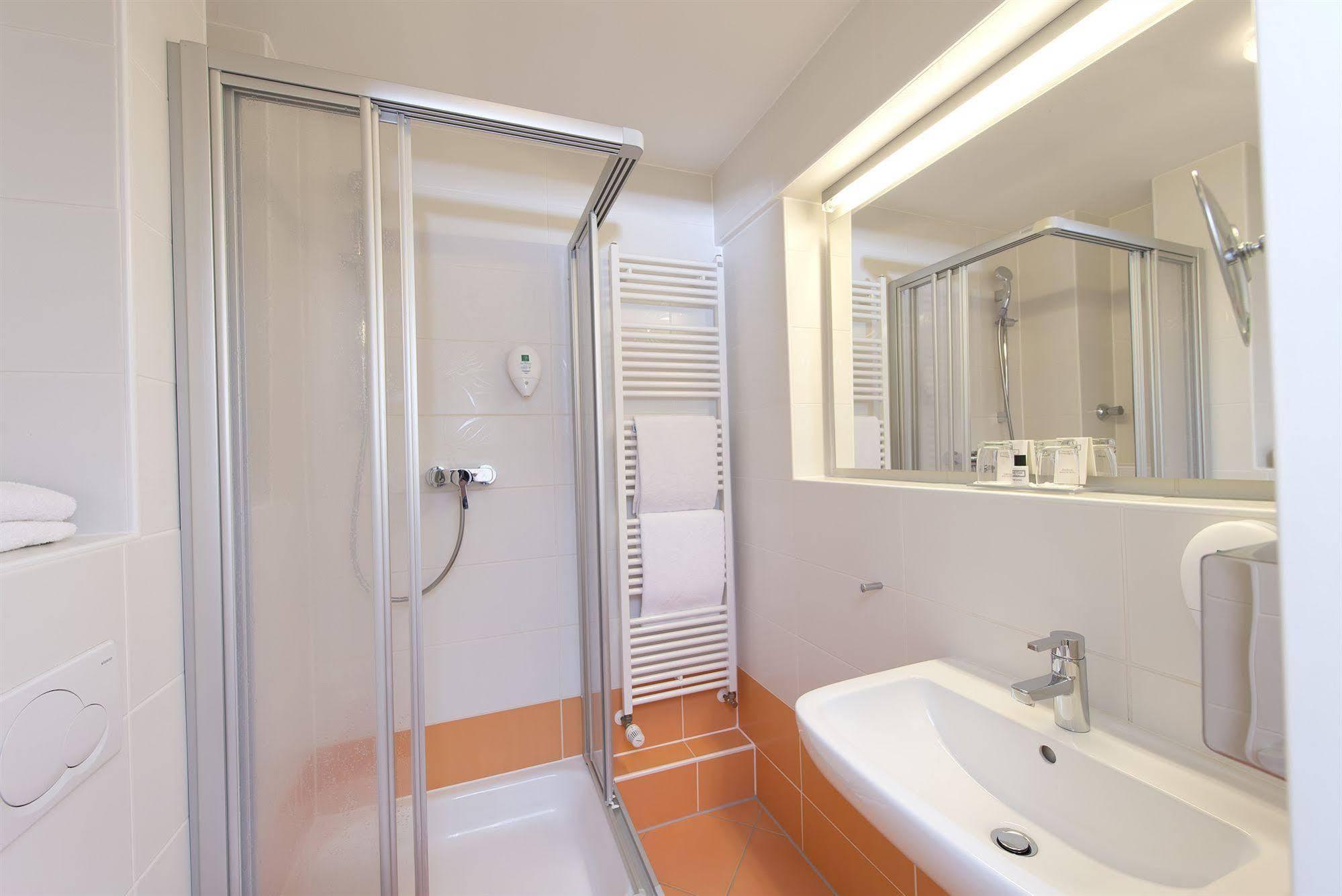 Tryp By Wyndham Frankfurt Hotel Франкфурт на Майн Стая снимка